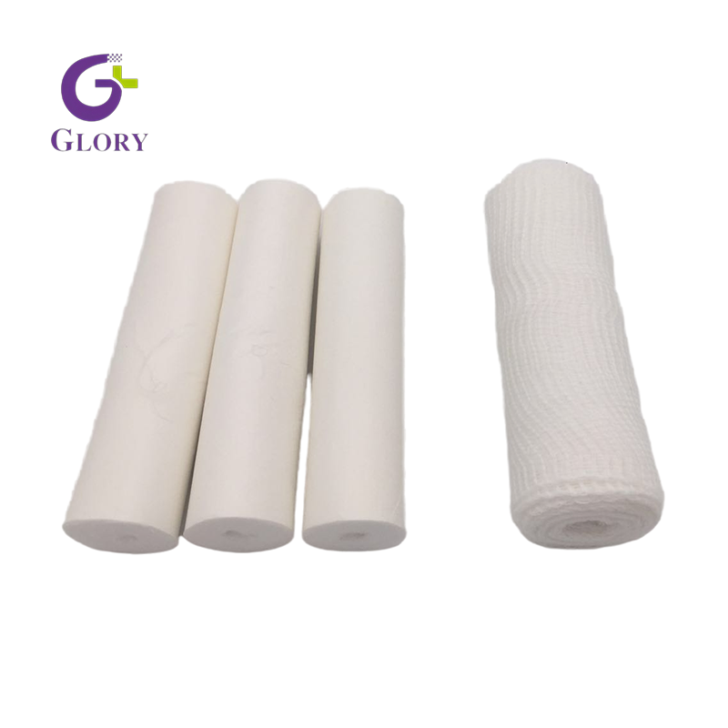 تضميد الجروح بضمادة شاش ناعمة